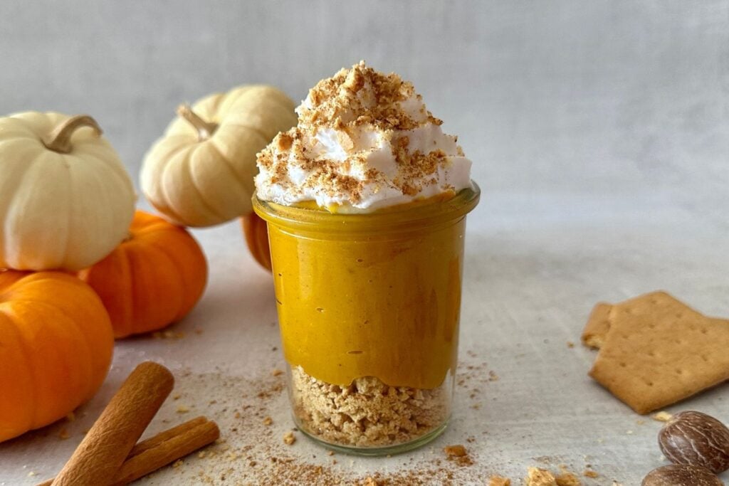 assembled pumpkin pie cups