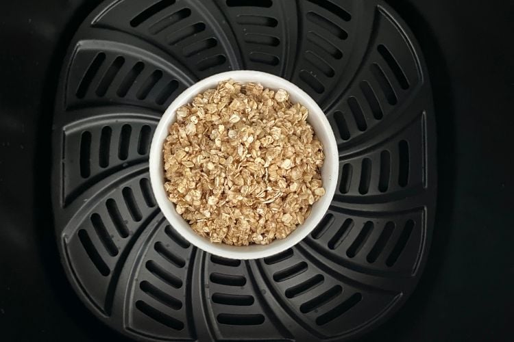 cooked apples in air fryer with topping