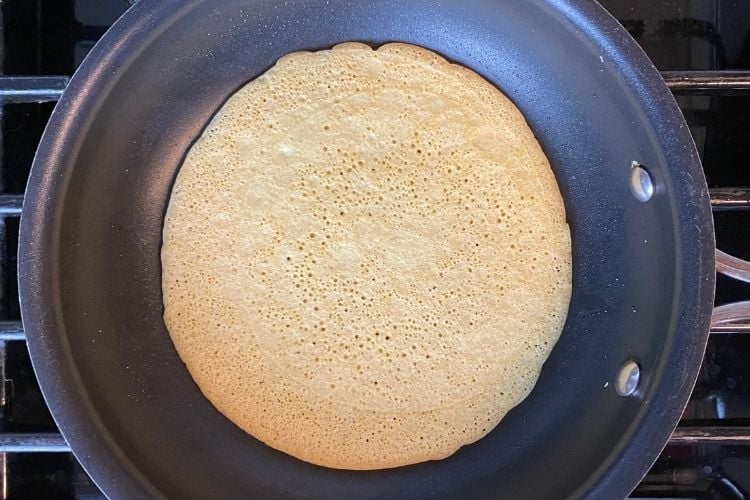 how to flip crepes