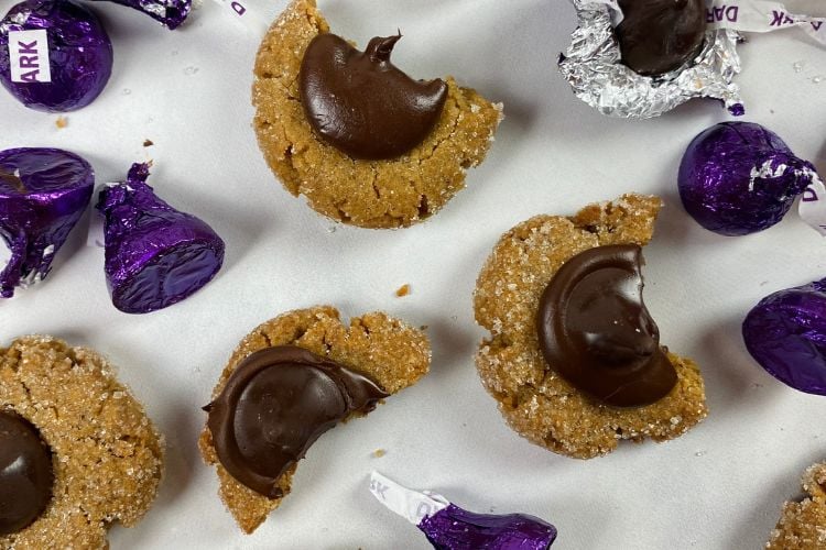 peanut butter blossoms kisses