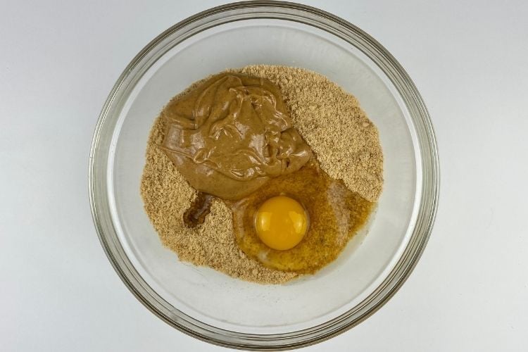 peanut butter cookies with almond flour